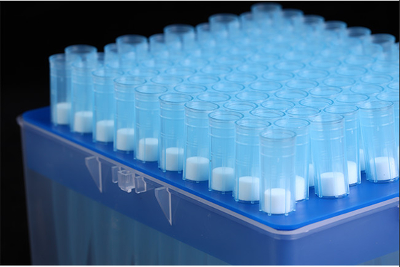 Bouts jetables de pipette de pp, bouts de pipette filtrés par 1000ul avec le support